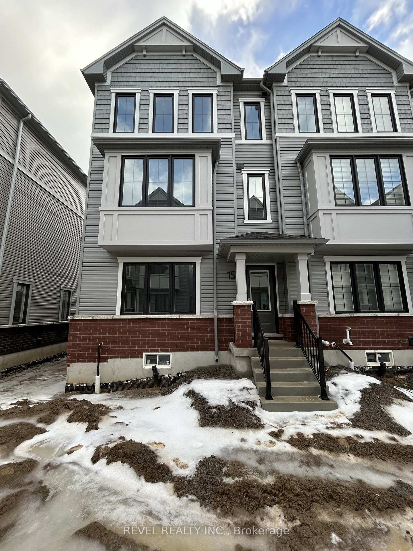 15-cleveland-common-cambridge-ontario-x12681002