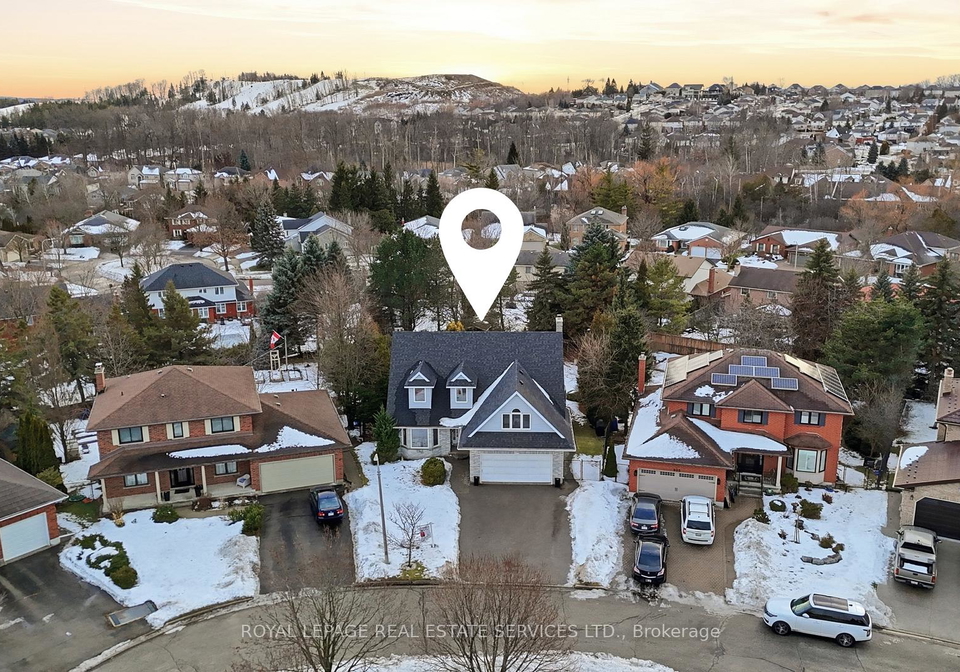 239-rolling-acres-court-kitchener-ontario-x12681394