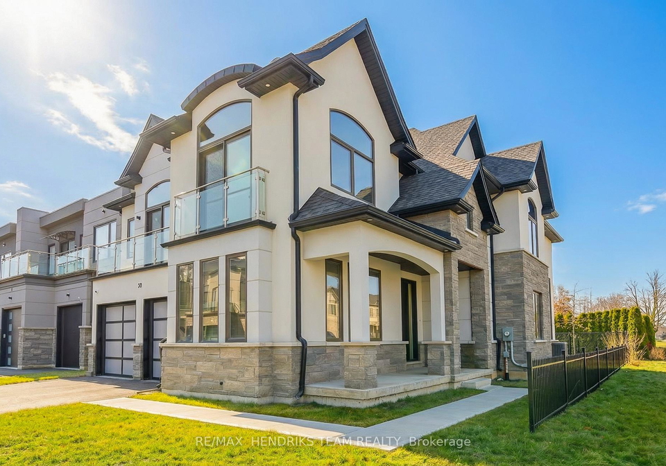 39-sunrow-gate-hamilton-ontario-x12681882