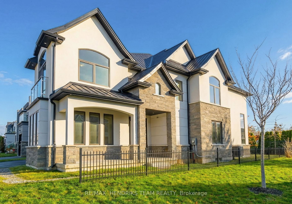 39-sunrow-gate-hamilton-ontario-x12681882