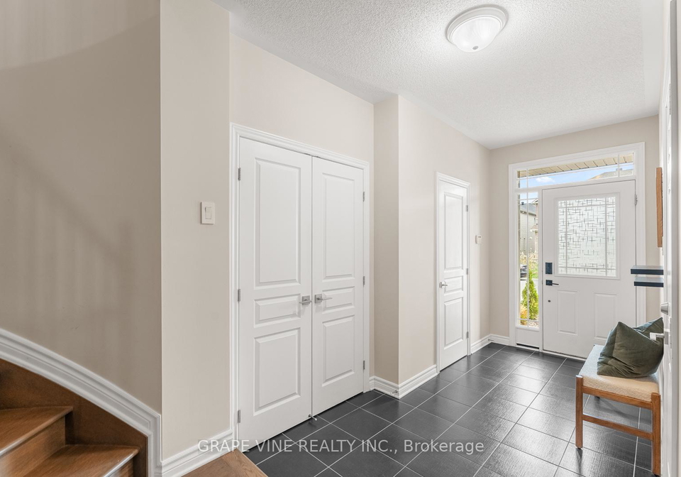 568-voie-du-pin-rouge-way-ottawa-ontario-x12682462