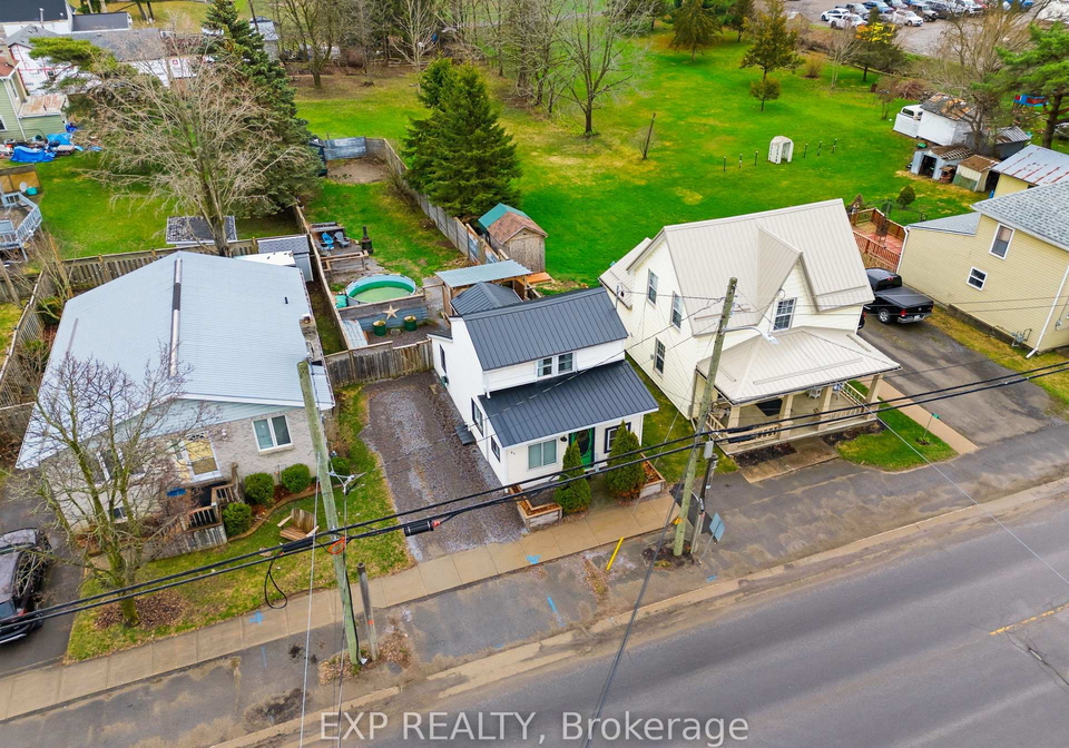 41-lake-street-prince-edward-county-ontario-x12684368