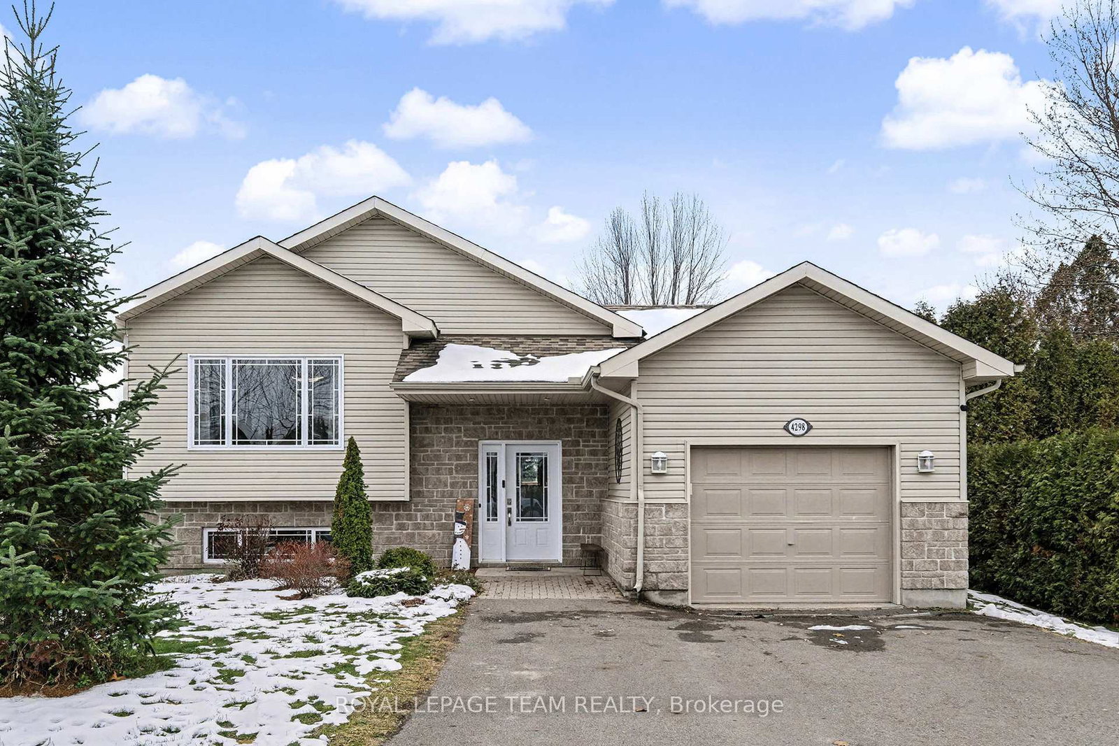 4298-schell-street-south-dundas-ontario-x12685214