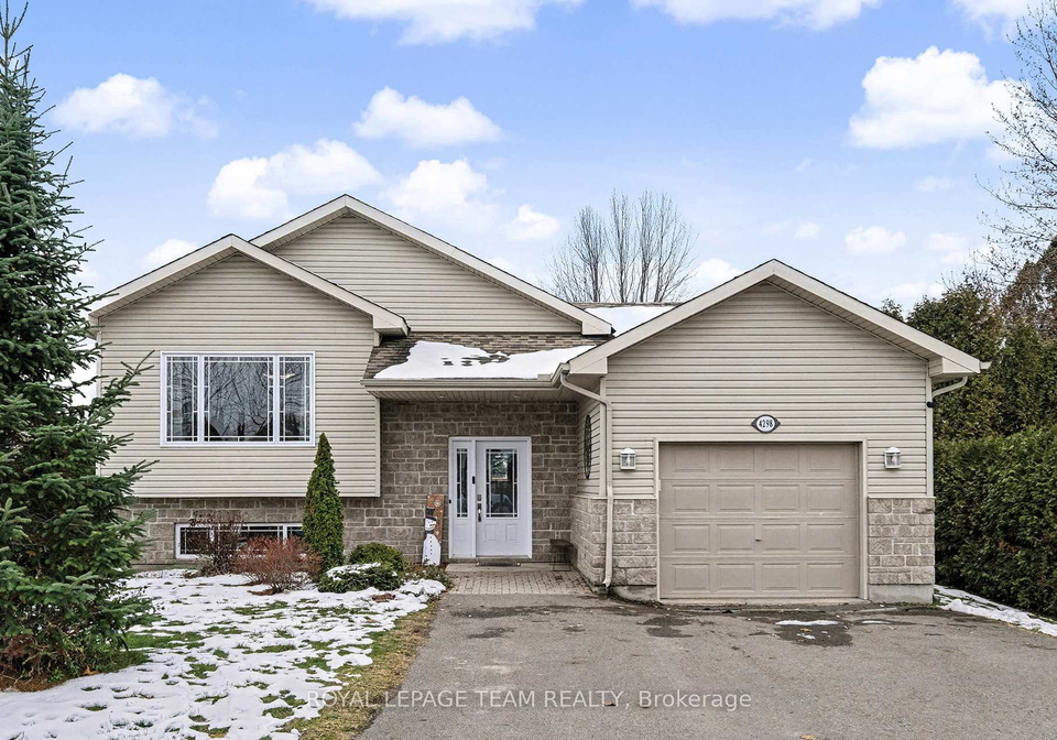 4298-schell-street-south-dundas-ontario-x12685214