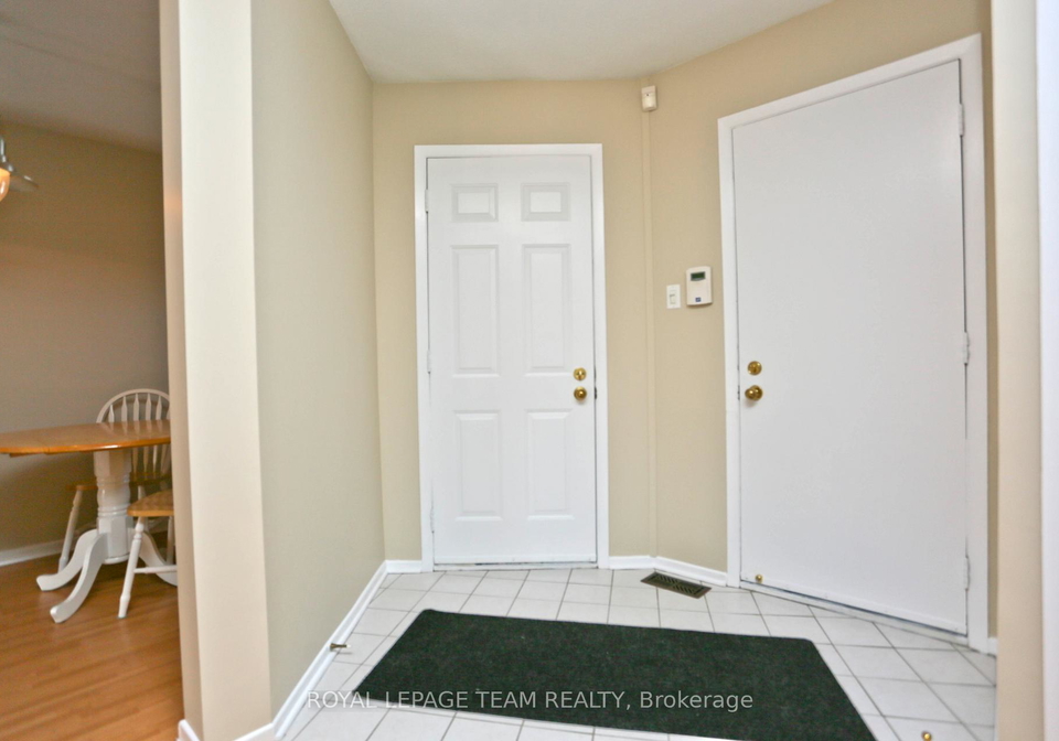 15-forestlane-private-overbrook-castleheights-and-area-ottawa-ontario-x12685618