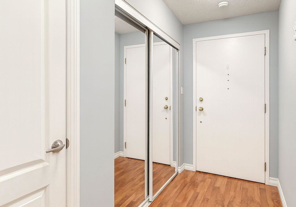 135-james-street-s-hamilton-ontario-x12685744