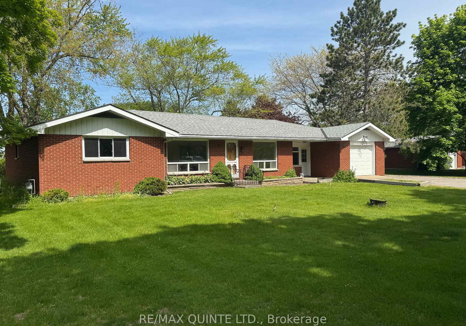 1462-county-road-12-prince-edward-county-ontario-x12686406