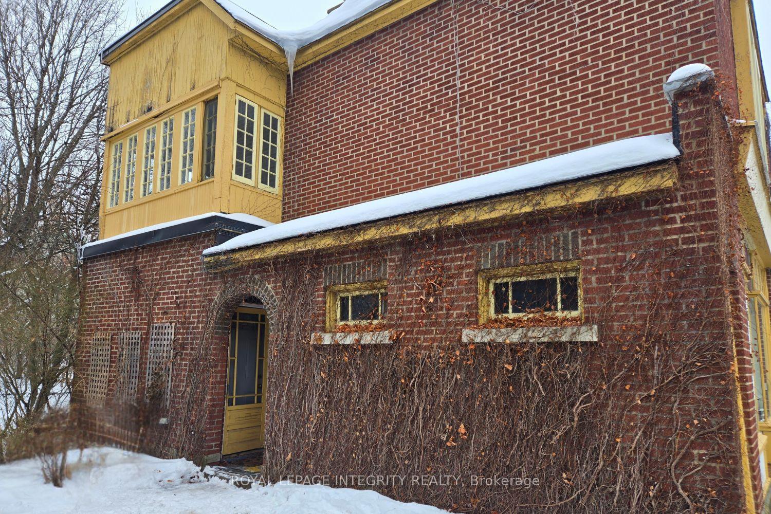 297-12-crichton-street-ottawa-ontario-x12687068