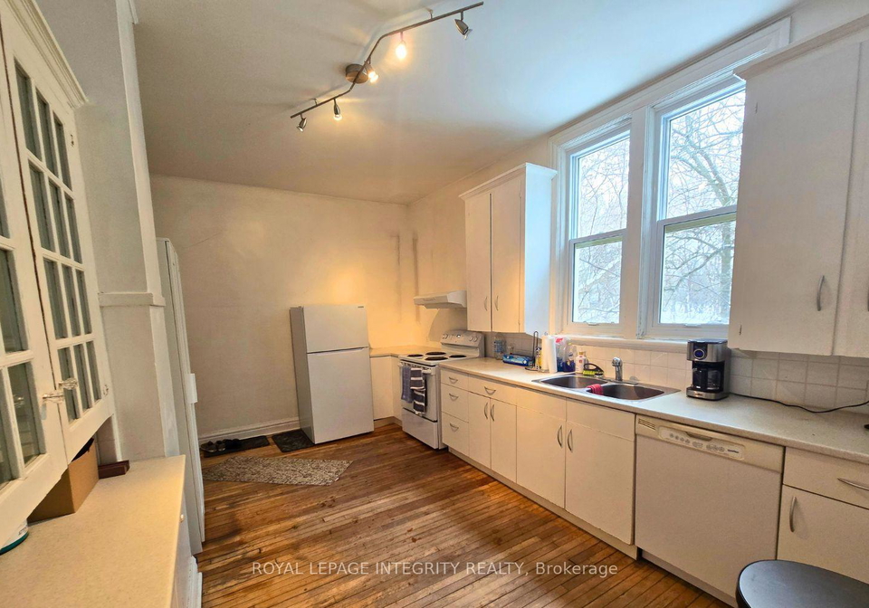 297-12-crichton-street-ottawa-ontario-x12687068
