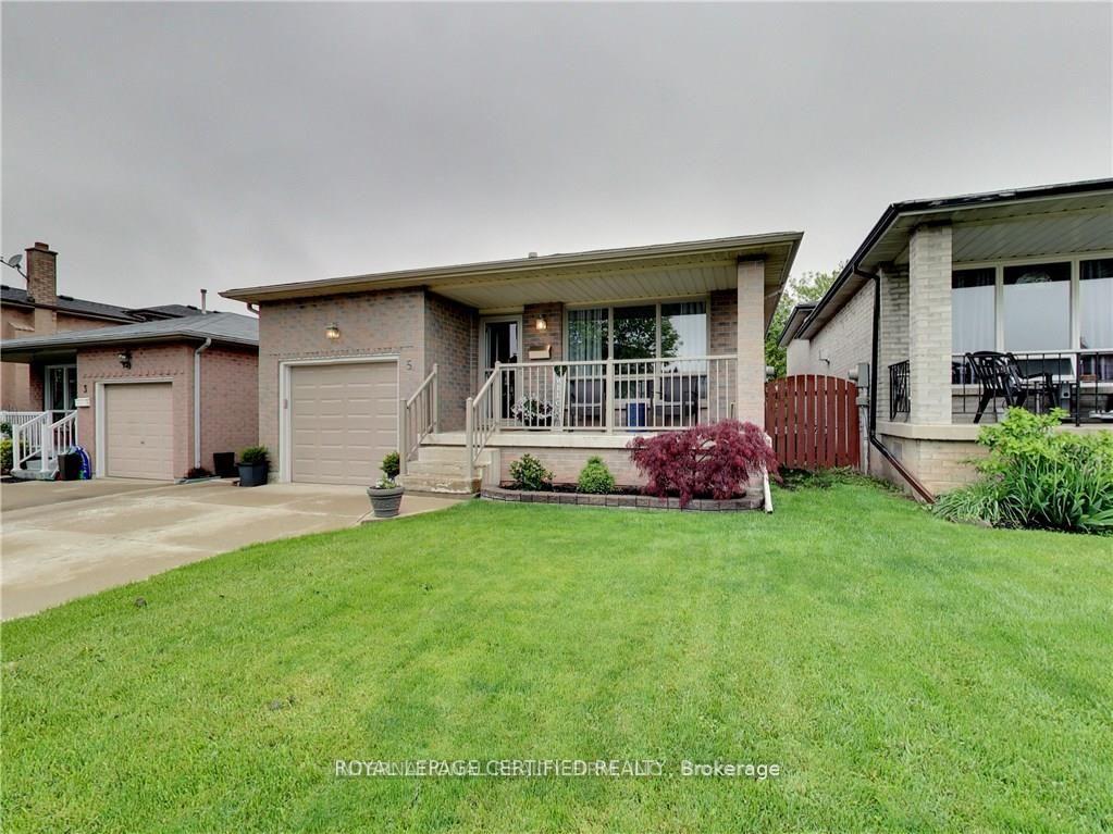 5-regis-court-hamilton-ontario-x12687440
