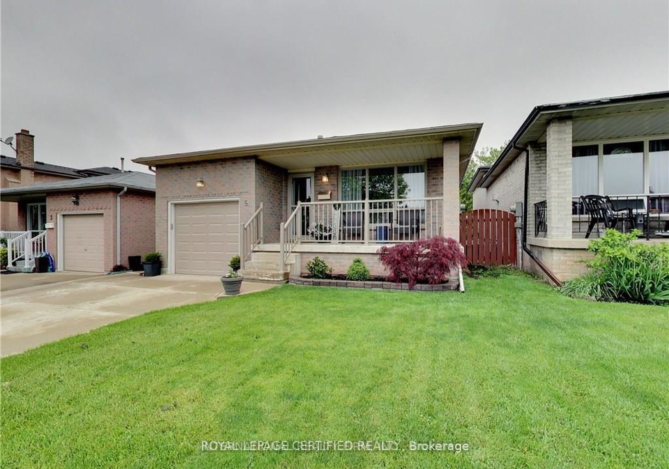 5-regis-court-hamilton-ontario-x12687440