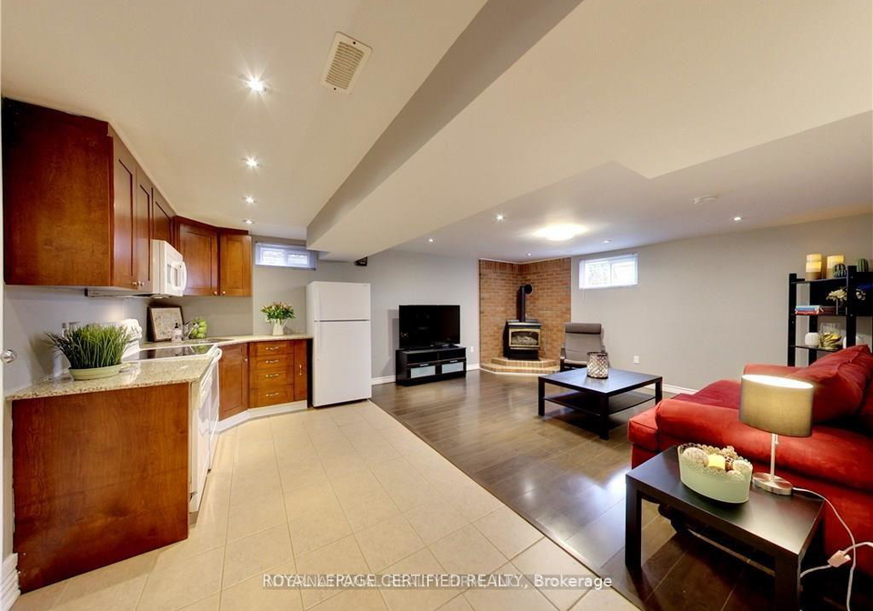 5-regis-court-hamilton-ontario-x12687440