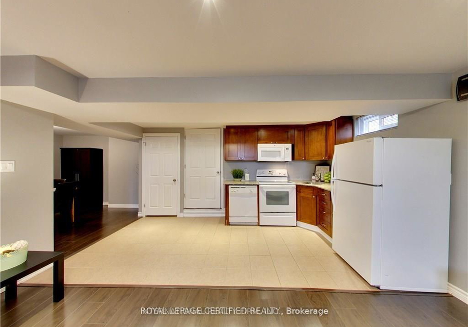 5-regis-court-hamilton-ontario-x12687440
