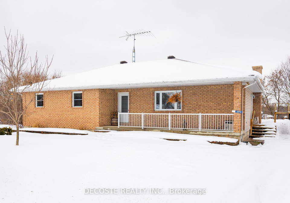 21890-county-10-road-north-glengarry-ontario-x12687958
