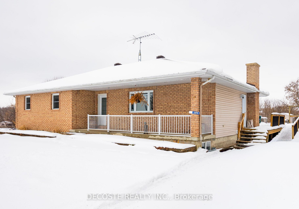 21890-county-10-road-north-glengarry-ontario-x12687958