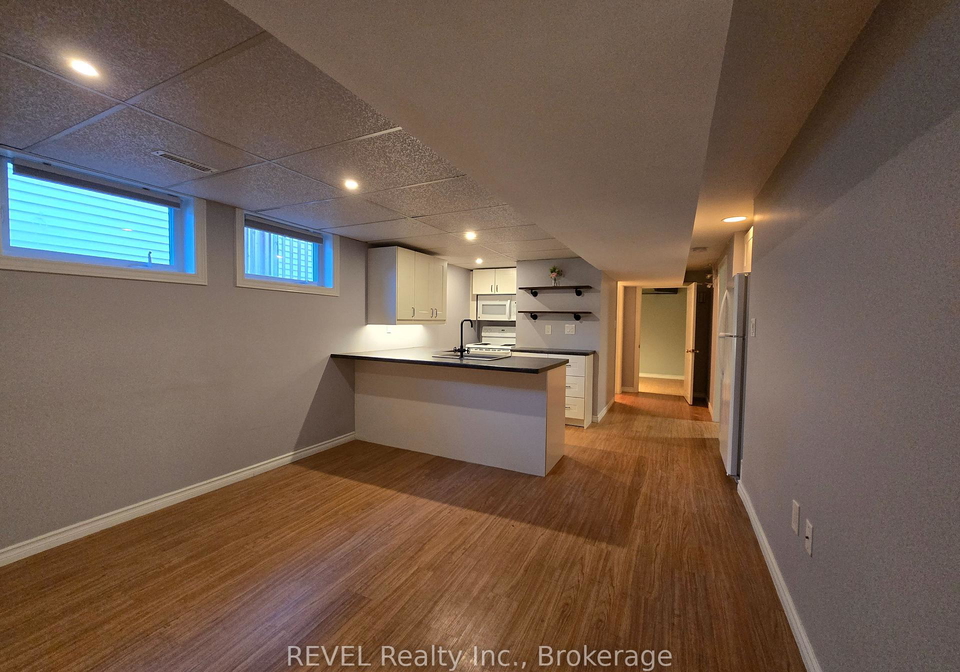 33-dundas-crescent-st-catharines-ontario-x12687962