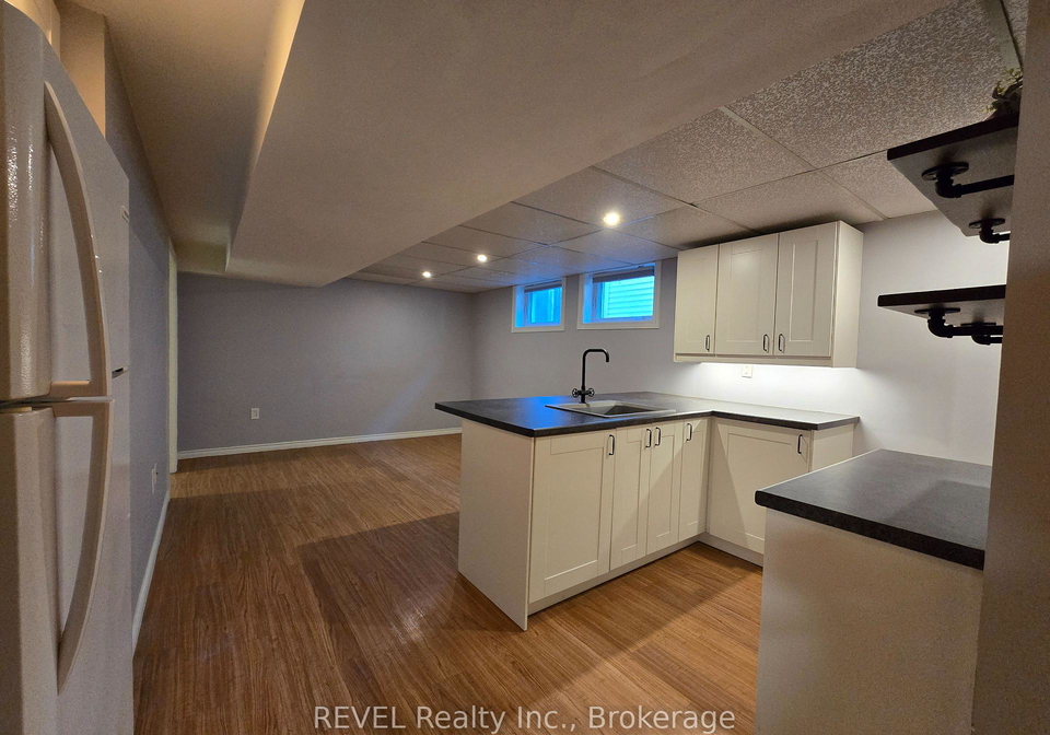 33-dundas-crescent-st-catharines-ontario-x12687962