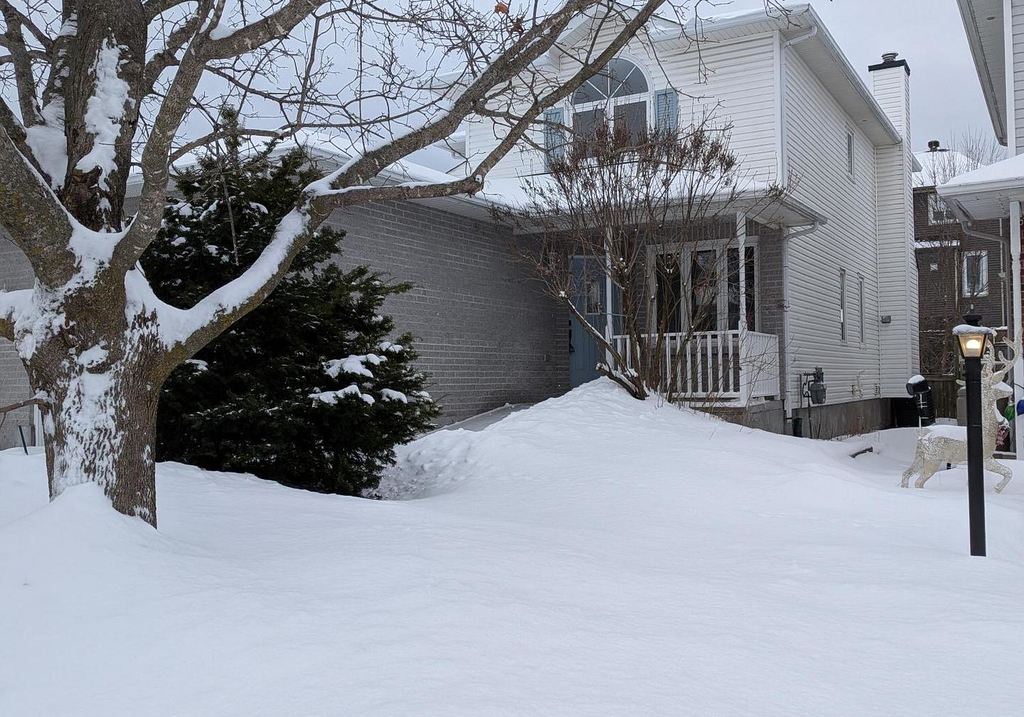 85-alon-street-ottawa-ontario-x12688198