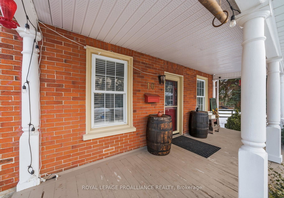 16-benjamin-street-belleville-ontario-x12689010