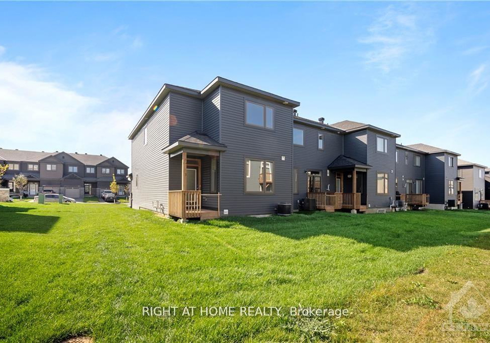 1010-kijik-crescent-ottawa-ontario-x12689838