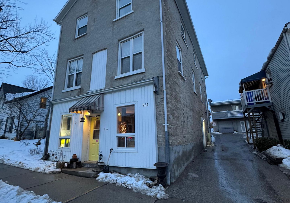 233-geddes-street-centre-wellington-ontario-x12690598