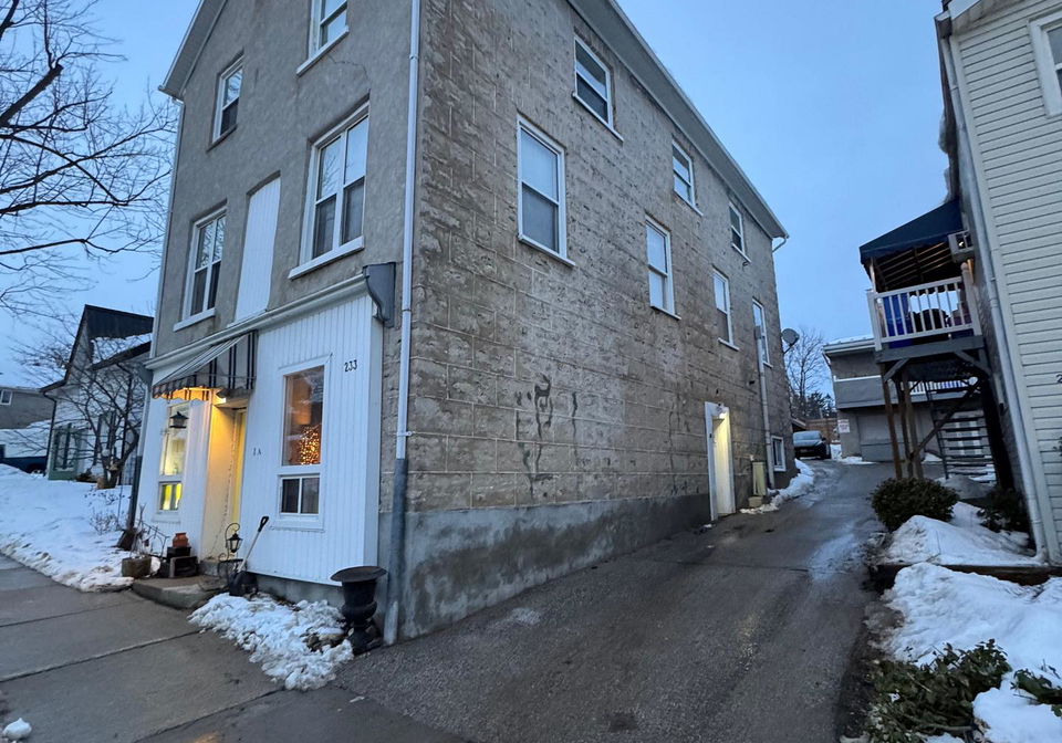 233-geddes-street-centre-wellington-ontario-x12690598