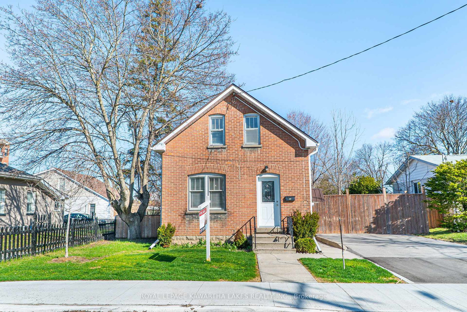 54-glenelg-street-w-kawartha-lakes-ontario-x12691070
