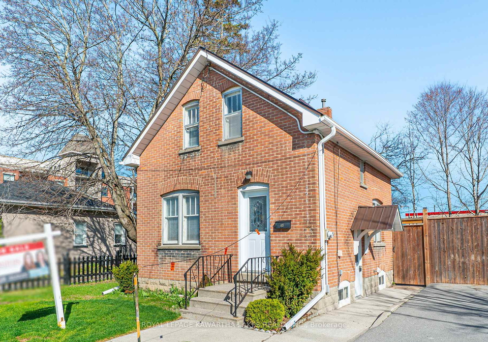 54-glenelg-street-w-kawartha-lakes-ontario-x12691070