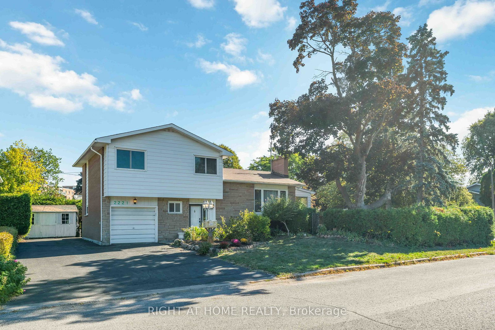2221-circle-place-ottawa-ontario-x12691174