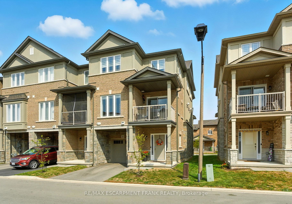 9-laguna-village-crescent-hamilton-ontario-x12691912