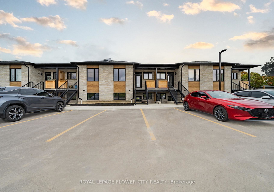 440-wellington-street-e-wellington-north-ontario-x12693078