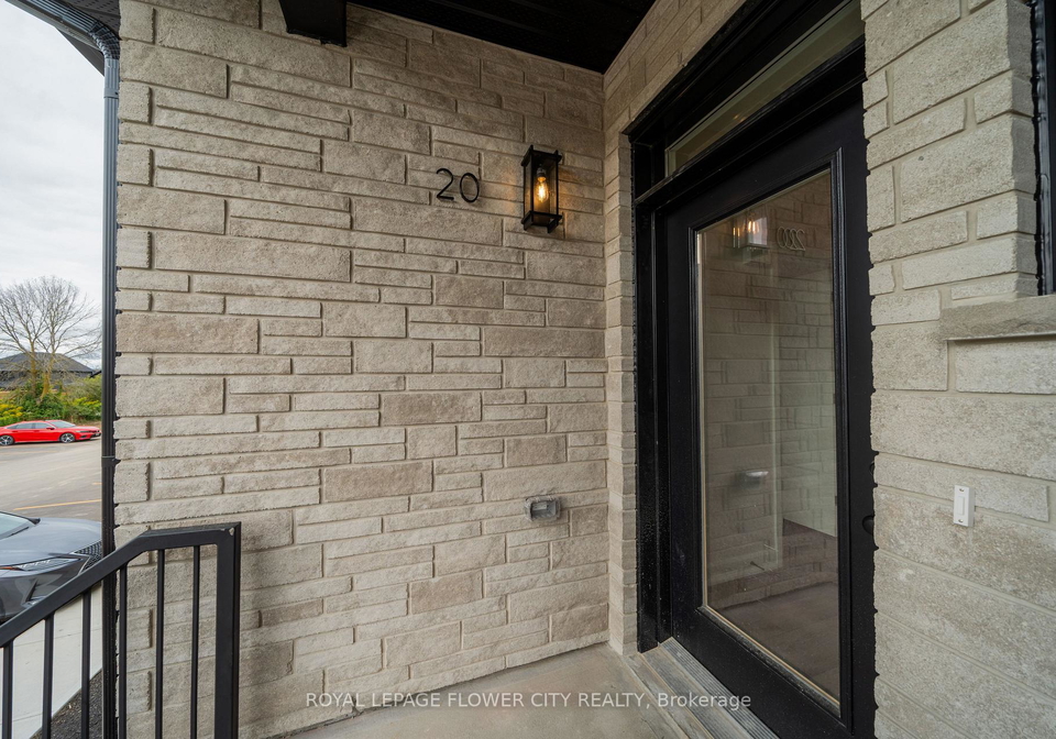 440-wellington-street-e-wellington-north-ontario-x12693078