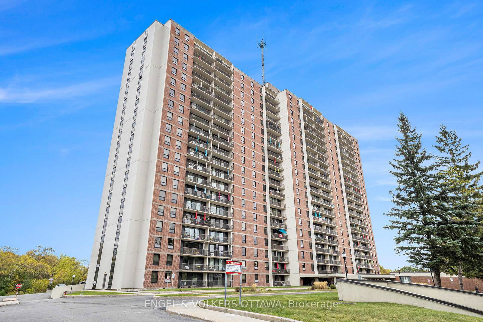 665-bathgate-drive-overbrook-castleheights-and-area-ottawa-ontario-x12694360