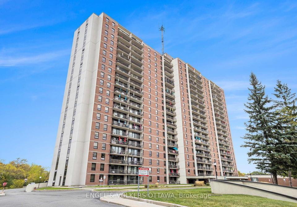 665-bathgate-drive-overbrook-castleheights-and-area-ottawa-ontario-x12694360