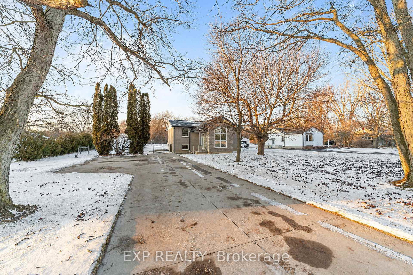 9122-parkhouse-drive-strathroy-caradoc-ontario-x12694886