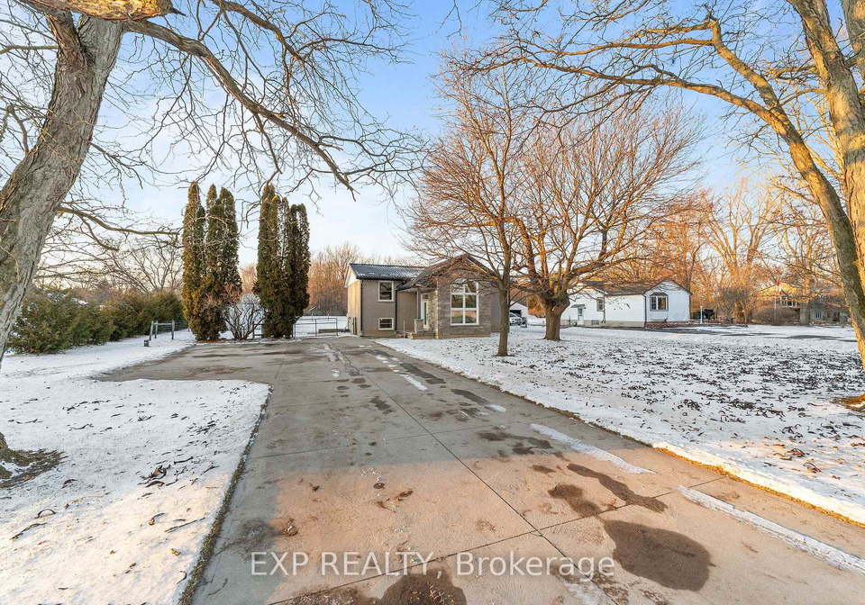 9122-parkhouse-drive-strathroy-caradoc-ontario-x12694886