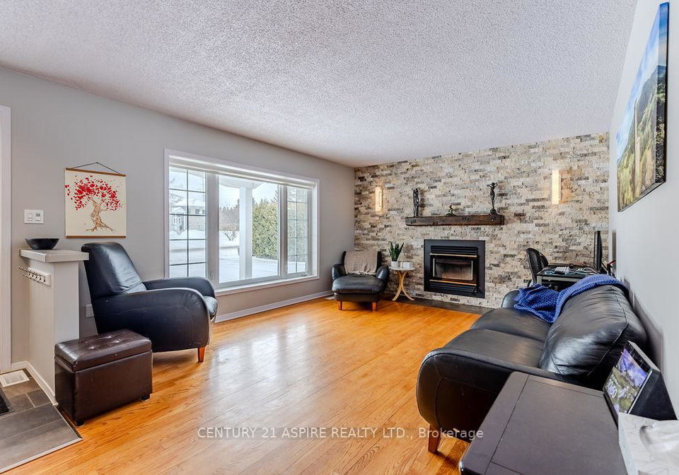 103-stoneyfield-road-laurentian-valley-ontario-x12696004
