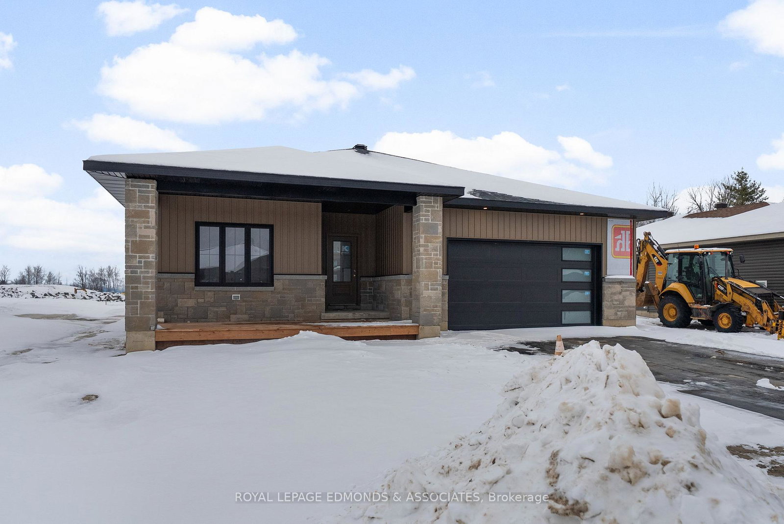 26-bamagillia-street-whitewater-region-ontario-x12697060