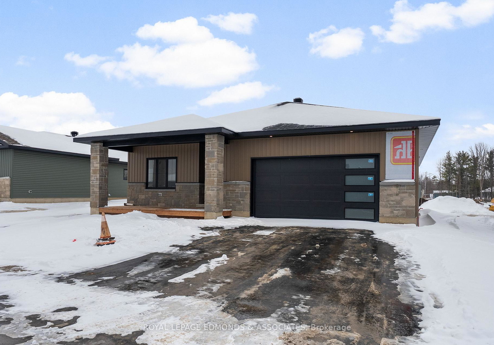 26-bamagillia-street-whitewater-region-ontario-x12697060