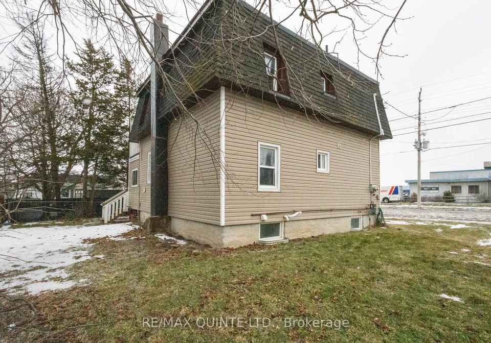 325-sidney-street-belleville-ontario-x12697300