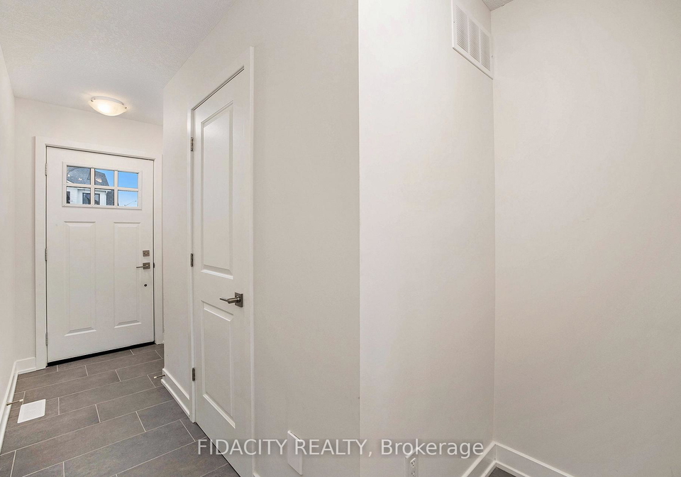 32-whitcomb-crescent-smiths-falls-ontario-x12698578