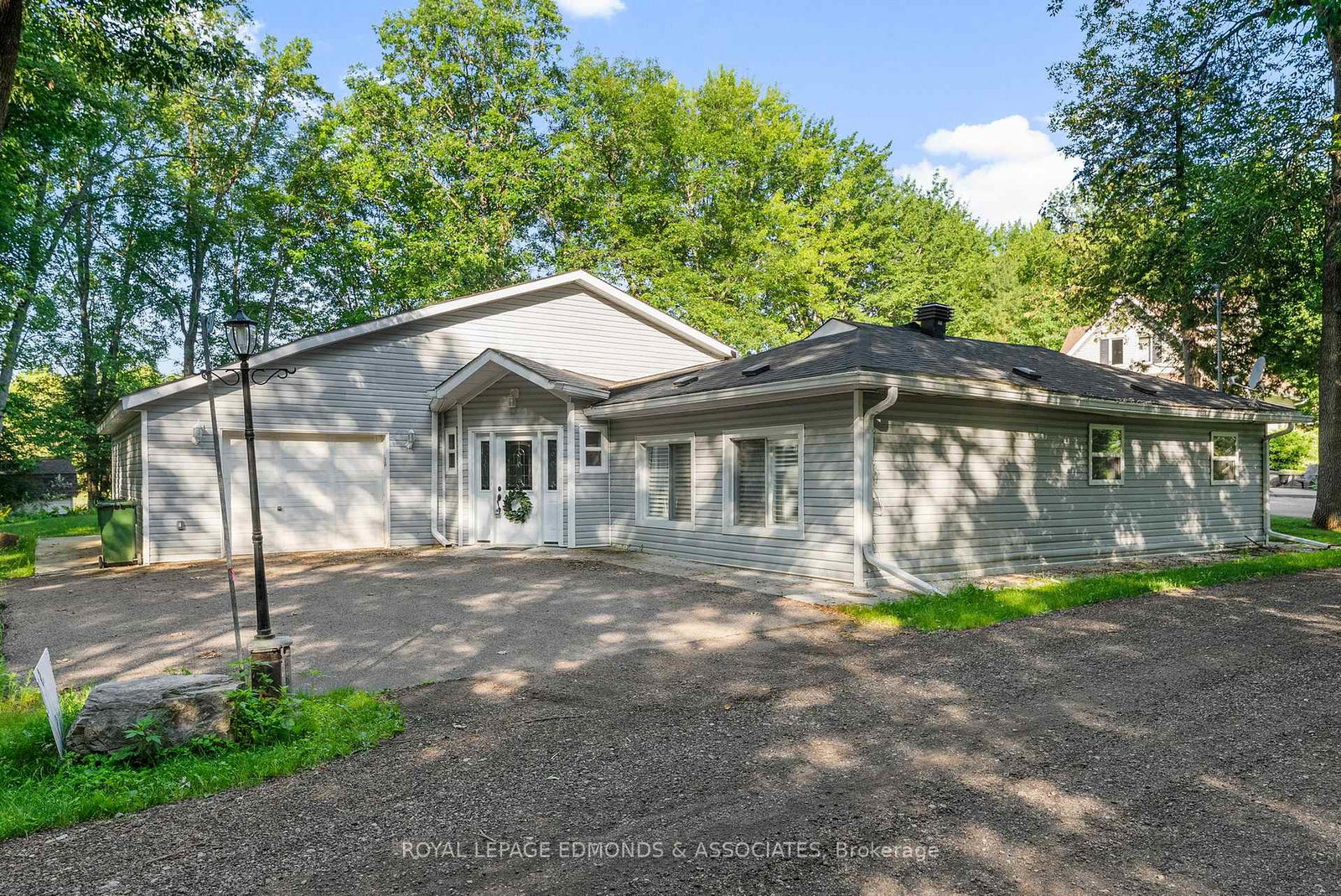 731-francie-lane-laurentian-valley-ontario-x12698868