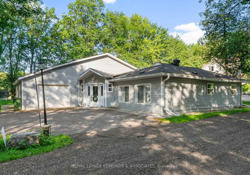 731-francie-lane-laurentian-valley-ontario-x12698868