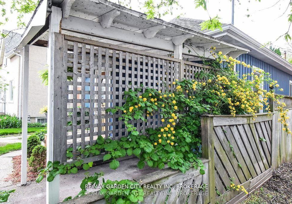 76-beech-street-st-catharines-ontario-x12698940