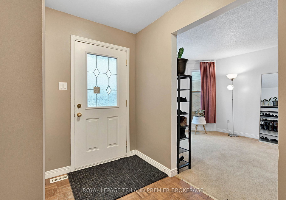 26-sloane-crescent-london-south-ontario-x12699080