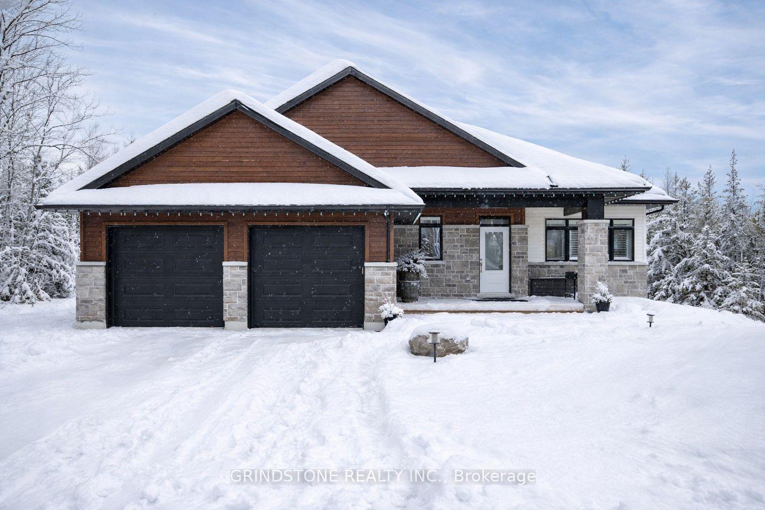 52-morning-flight-court-greater-madawaska-ontario-x12699512