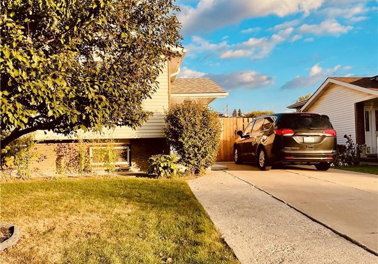 143-highridge-avenue-hamilton-ontario-x12700652