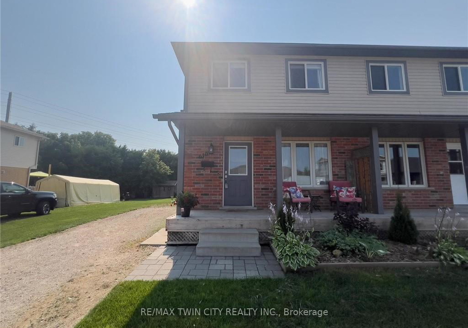 610-salisbury-avenue-s-north-perth-ontario-x12701208