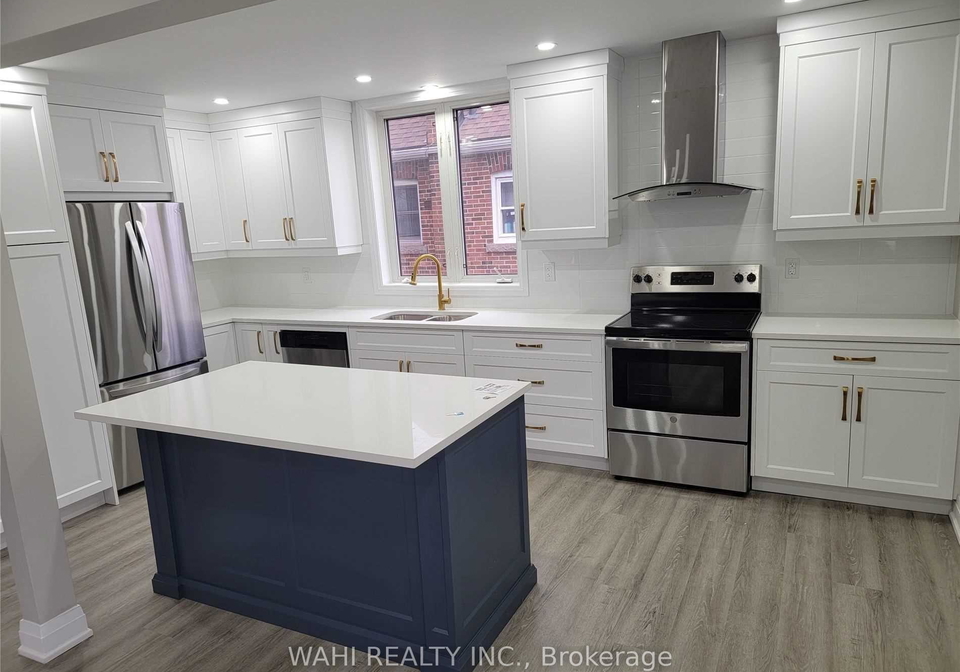 108-adair-avenue-s-hamilton-ontario-x12701888