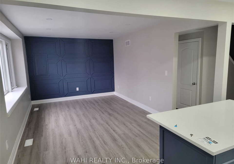 108-adair-avenue-s-hamilton-ontario-x12701888